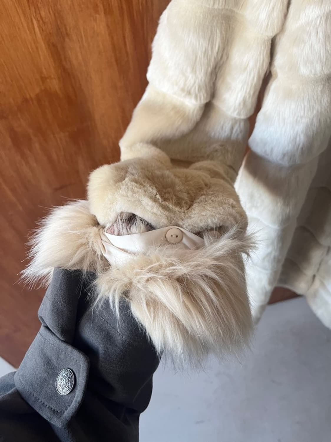 Cream removable fur coat 상품이미지7