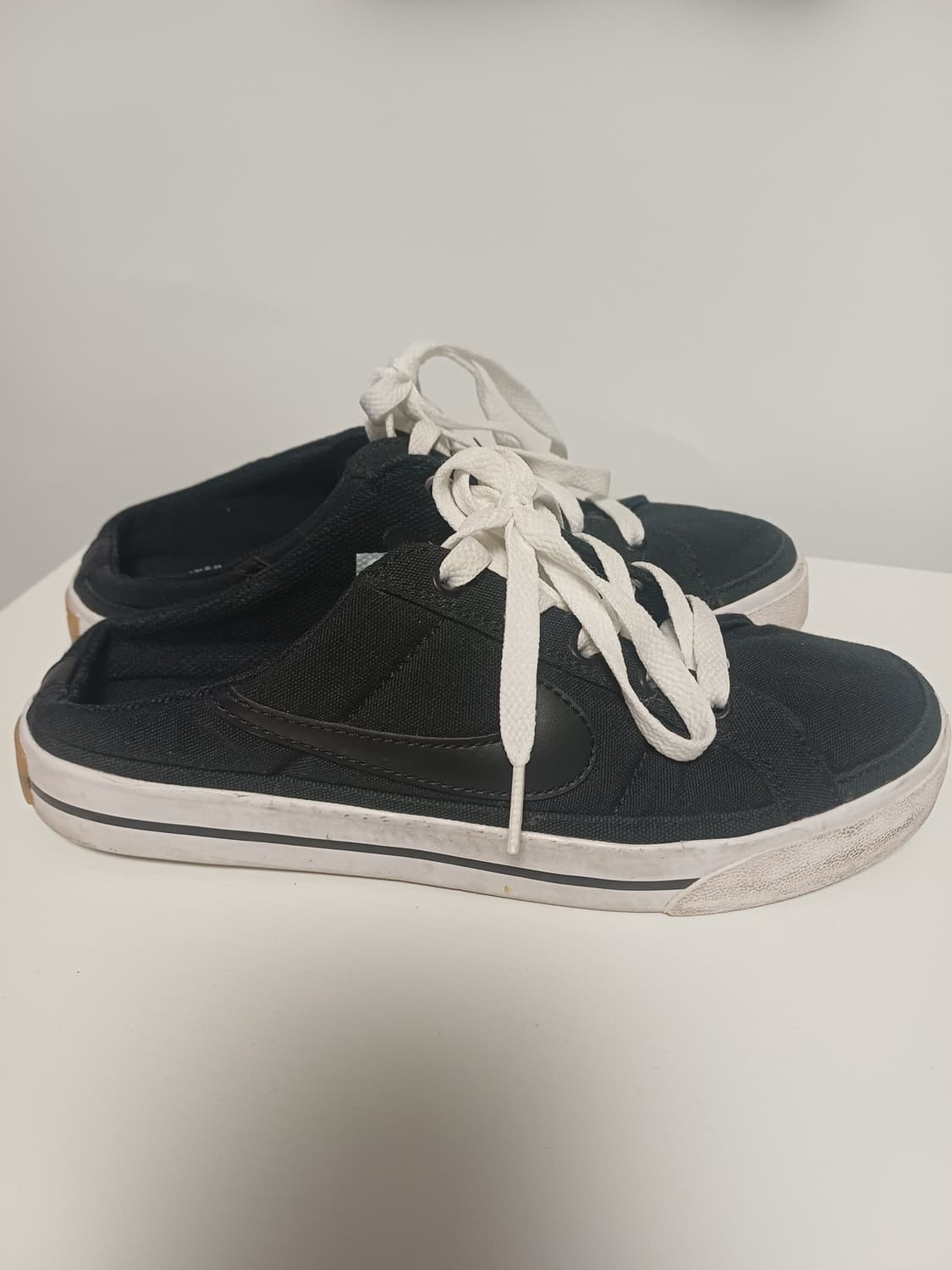 나이키 코트 레거시 뮬 검흰(235) - 상태 양호 / 스테디셀러 상품이미지2