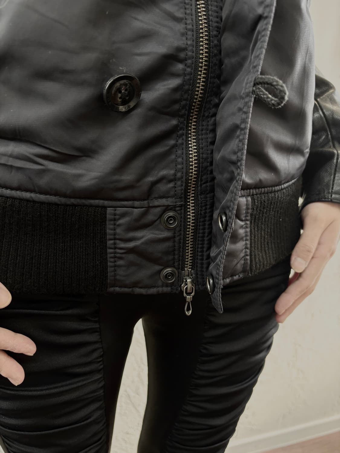 “FUGA"leather fur navy Bomber jacket 상품이미지5