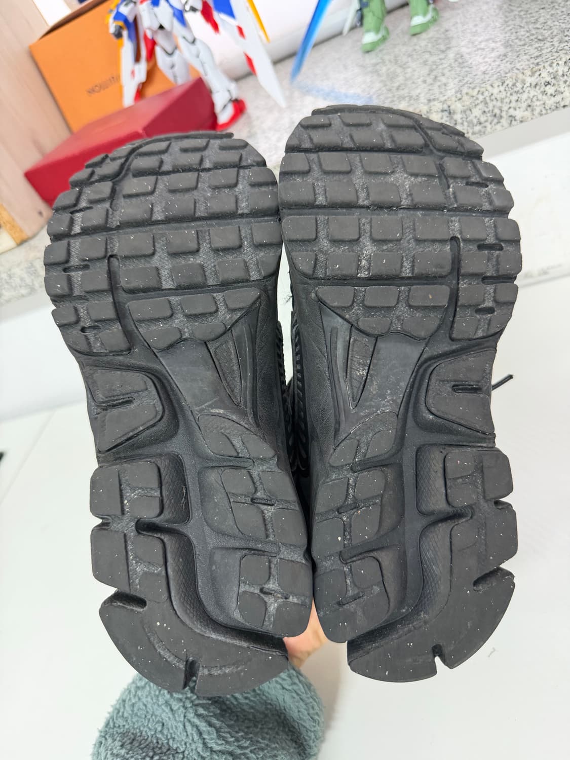 정품) 나이키 여성 줌 보메로5 운동화 235 상품이미지9