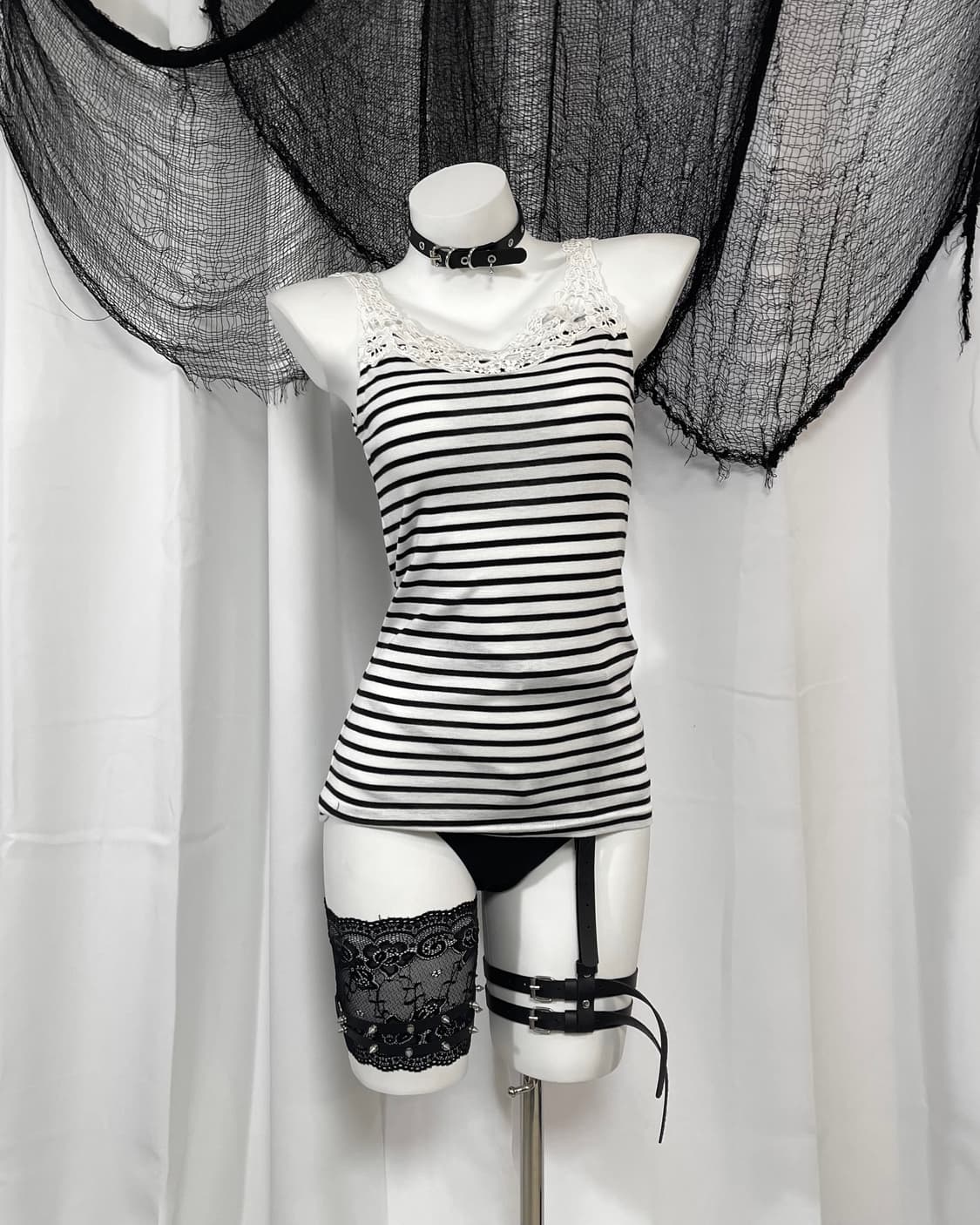 stripe lace sleeveless 상품이미지1