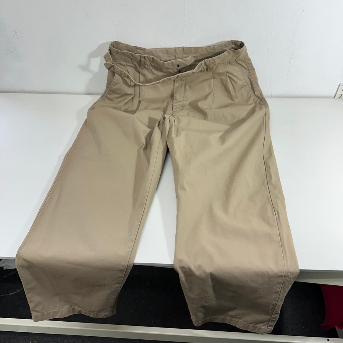 32 L 무신사스탠다드 베이지 테이퍼드핏 투턱 코튼팬츠 상품이미지2