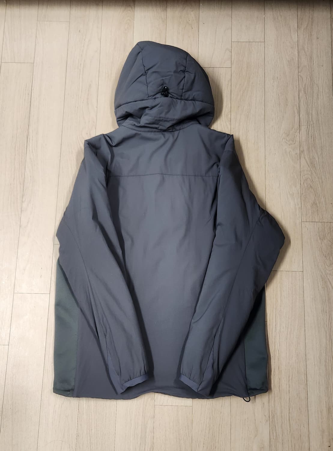 아크테릭스 후드 패딩 자켓 그레이 L (100-105) 상품이미지2