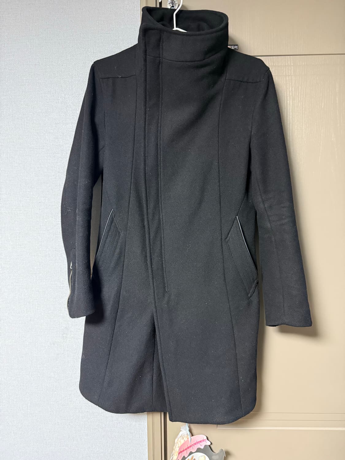 Schlussel 사선집업 하이넥 코트 상품이미지4