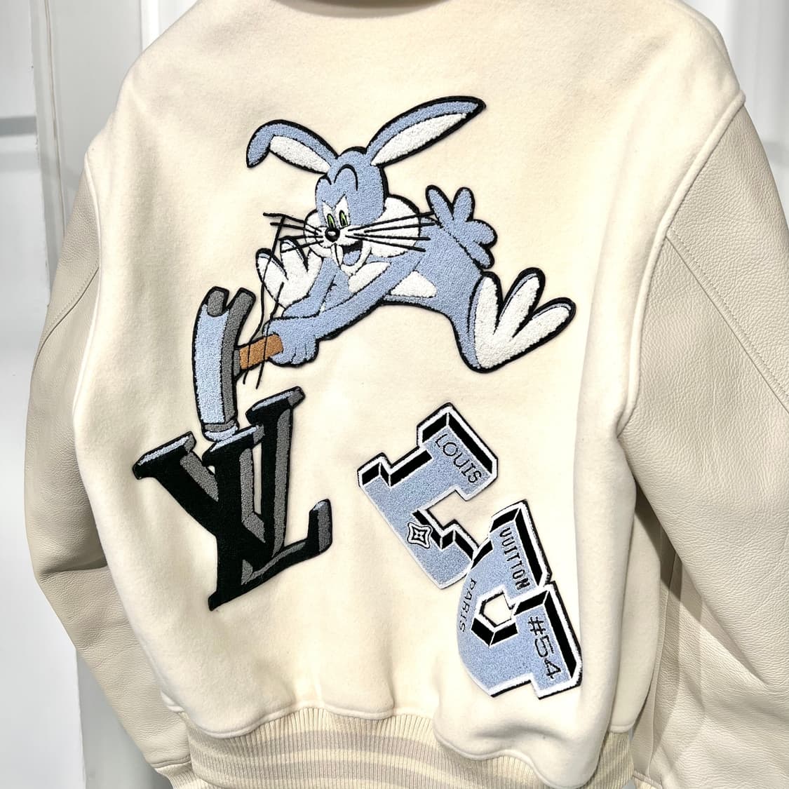 [정품] 루이비통 크림 바시티  50사이즈  상품이미지3