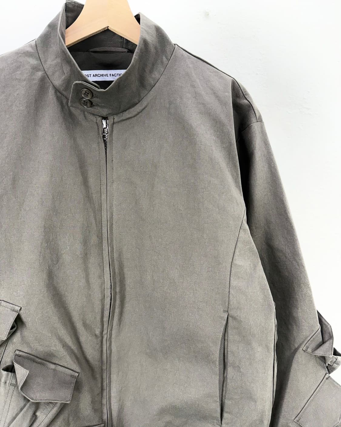 포스트아카이브팩션 8.0+ 컬렉션 밀리터리 쿼트 포켓 아미 봄버 자켓 상품이미지3