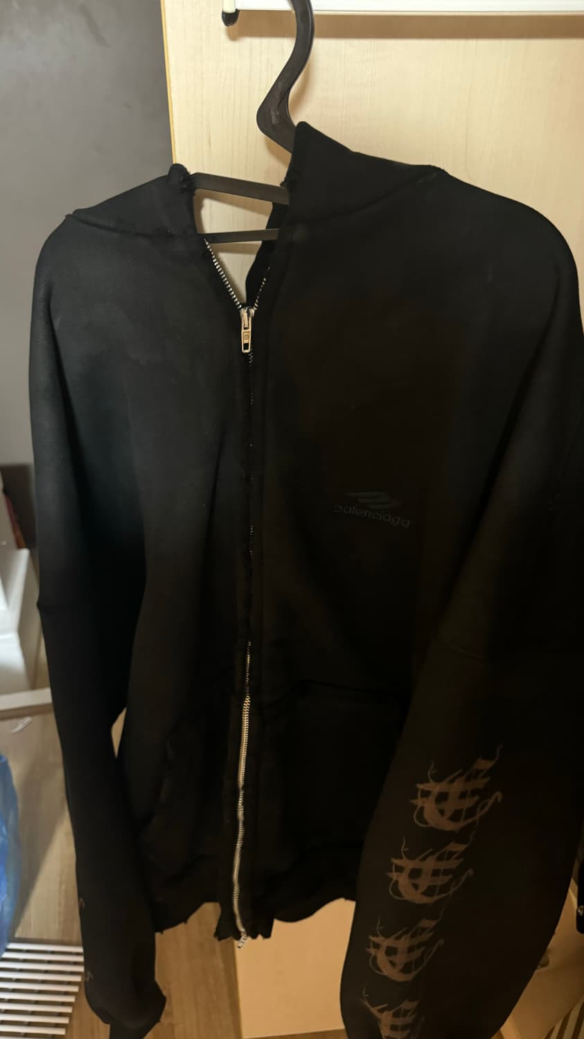 발렌시아가 헤미 메탈 후드 집업 상품이미지1