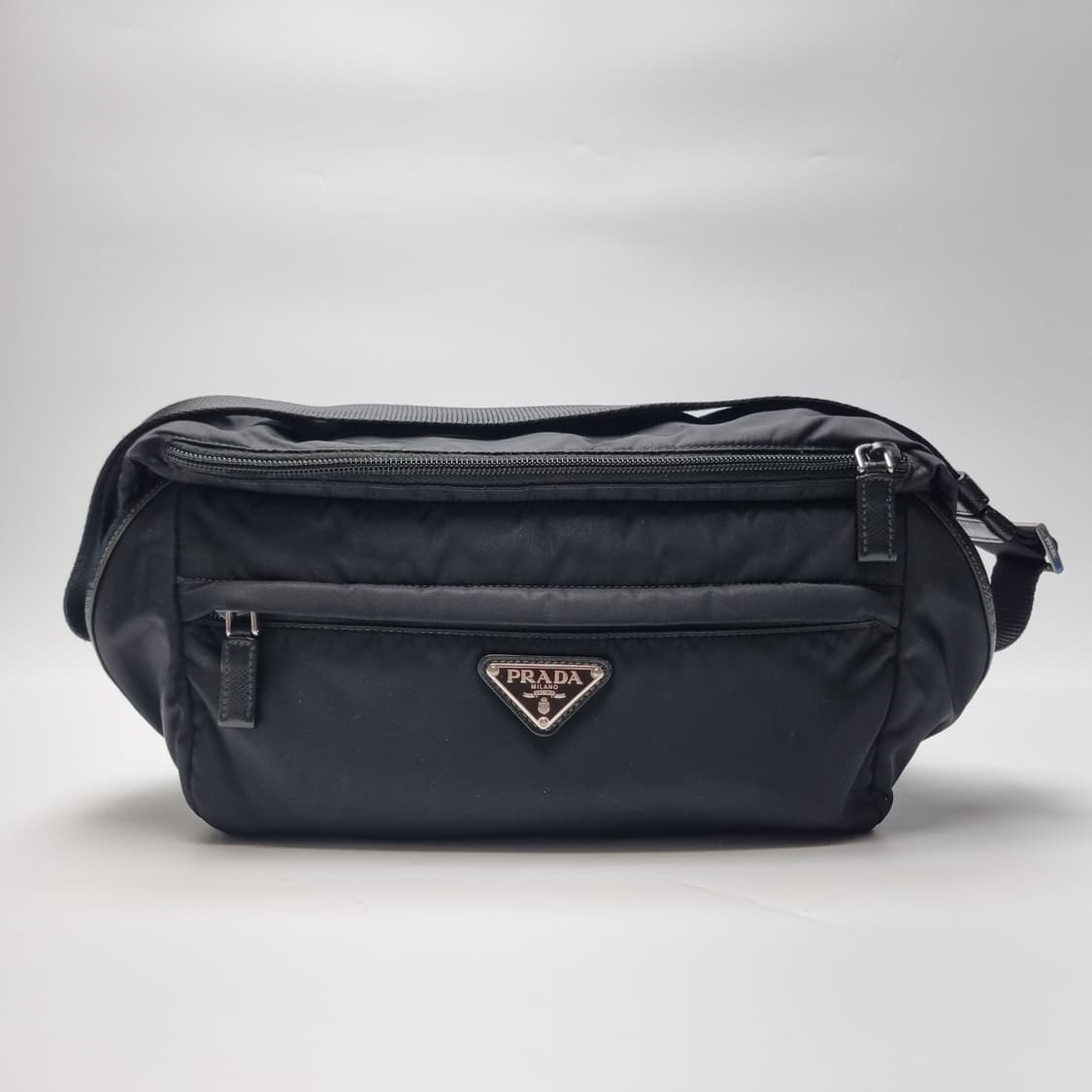 프라다 리나일론 바이커백 미듐 바디백 벨트백 (남여공용, 2VH994) 상품이미지1
