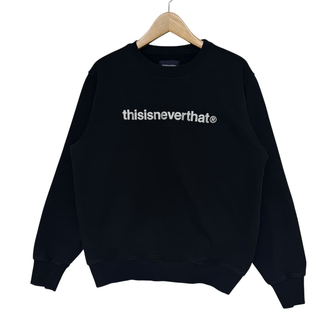 디스이즈네버댓 자수로고 맨투맨 상품이미지1