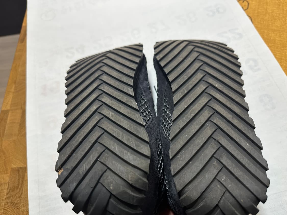 보테가베네타 오르빗스니커즈 블랙 스웨이드 45사이즈 290 판매합니다 상품이미지9