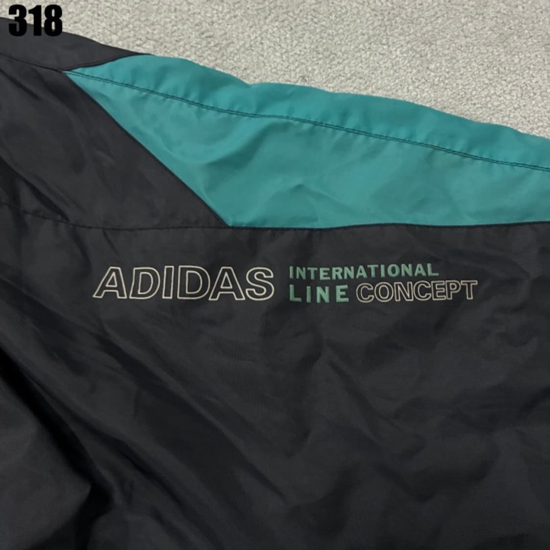 아디다스 블랙 민트 바람막이  상품이미지2