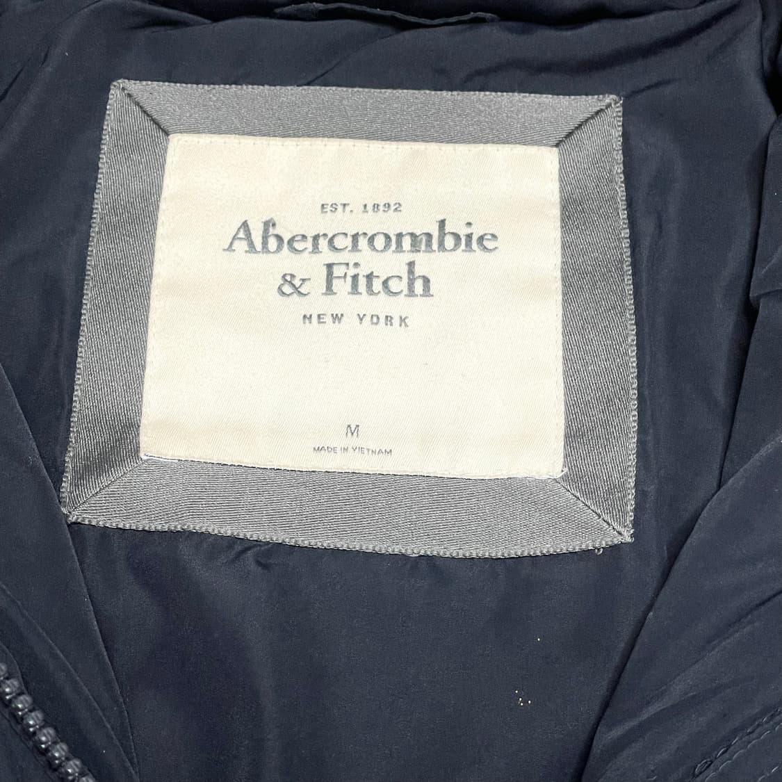 아베크롬비 네이비 덕다운 패딩점퍼 여성M 상품이미지4