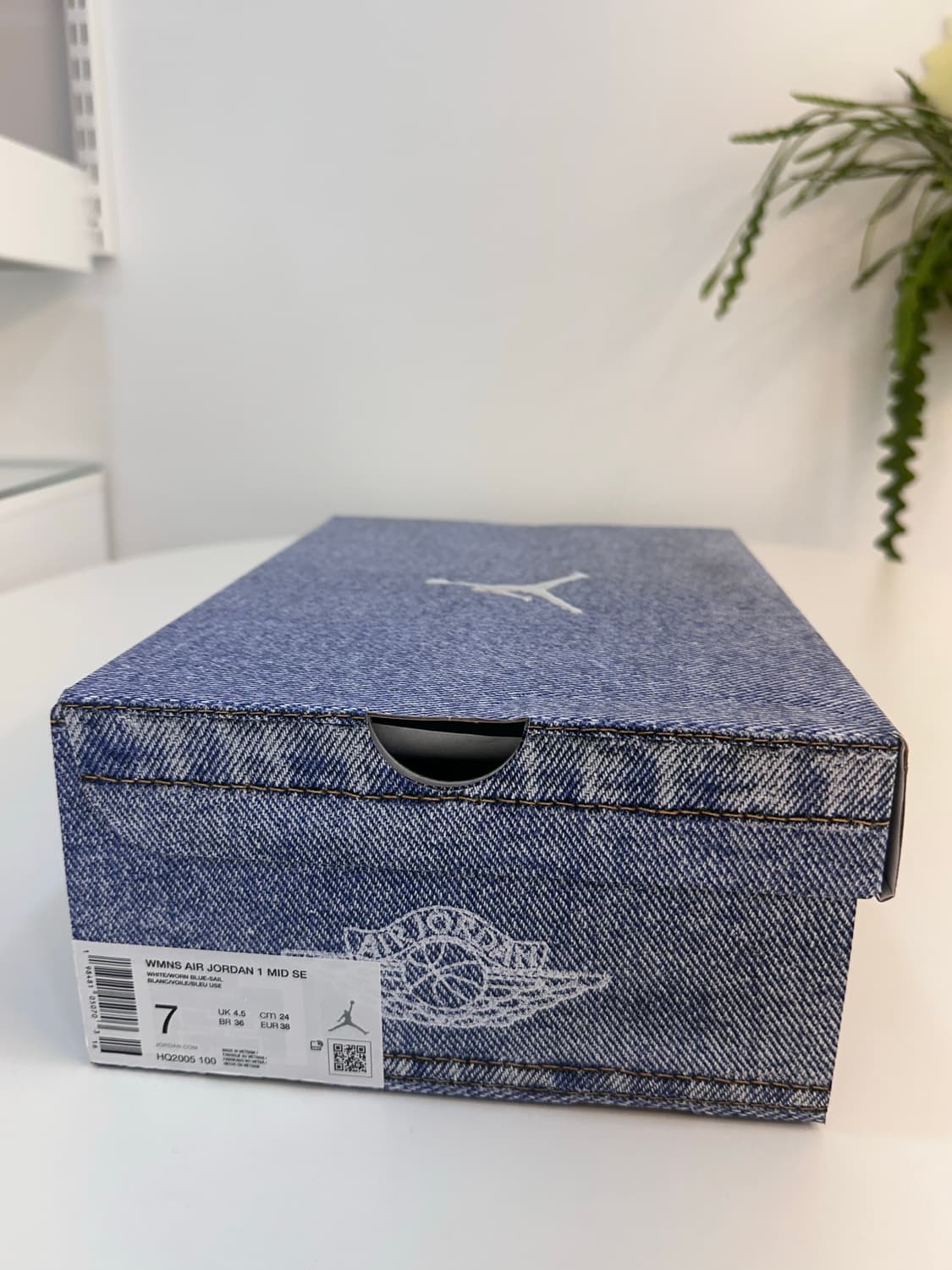 (W) 조던 1 미드 SE 화이트 세일  상품이미지4