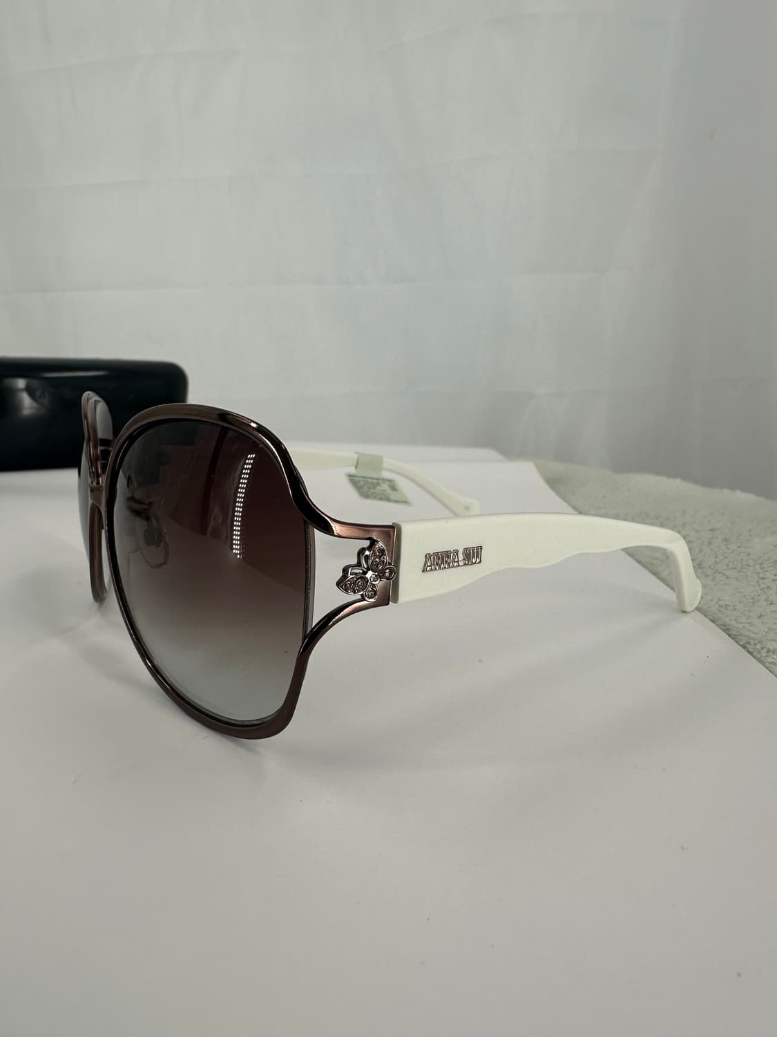 [새상품 무료배송] 정품 안나수이 Made in Italy 선글라스 상품이미지1