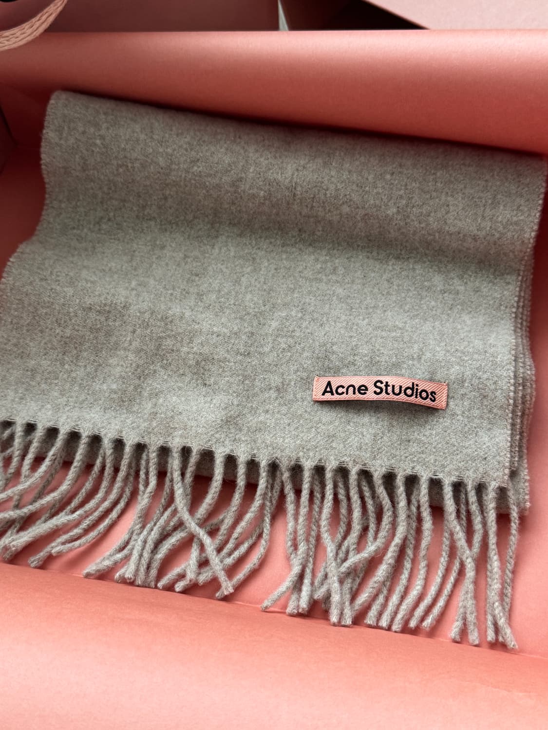 아크네스튜디오 머플러 풀박스 상품이미지2