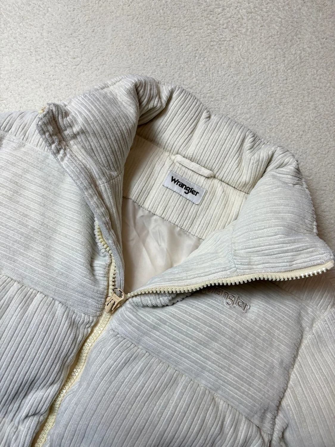 랭글러 23FW 코듀로이 덕다운 크롭 패딩 PN6549 상품이미지3