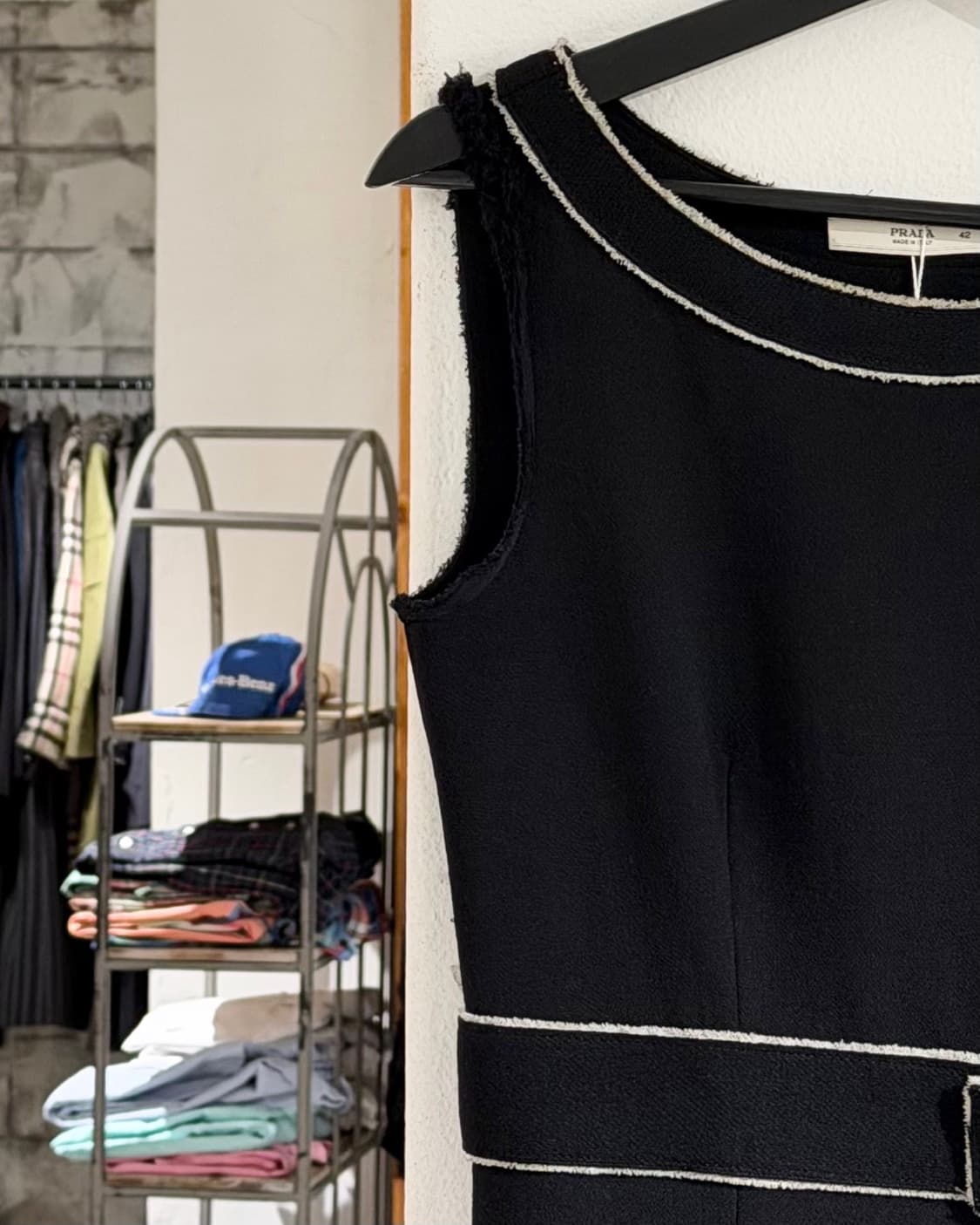 프라다 블랙 벨트 플레어 미디 드레스 상품이미지2