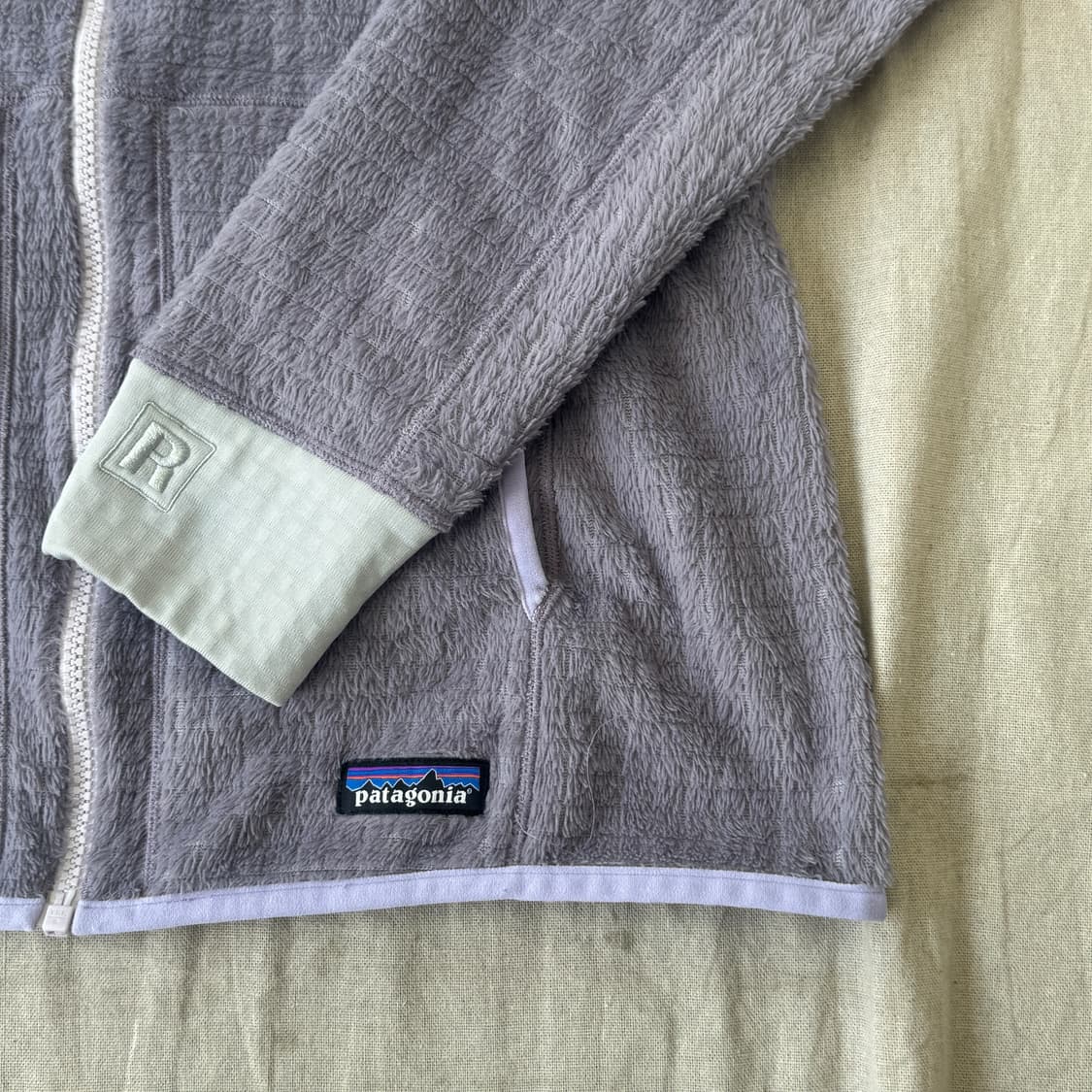 파타고니아 우먼 R3 리버시블 플리스 후드집업 S 상품이미지6
