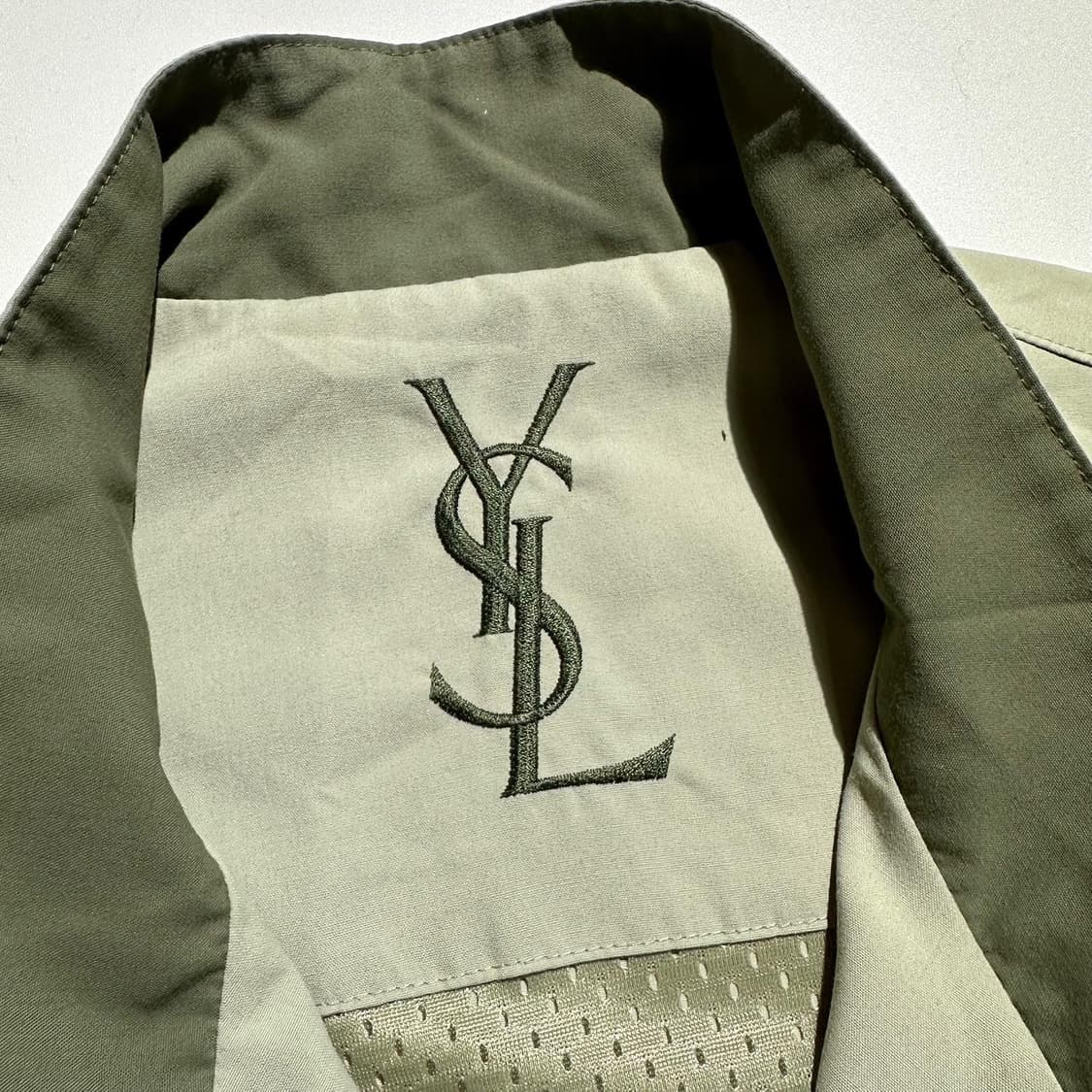 입생로랑 자수로고 폴리쉘 자켓 상품이미지7