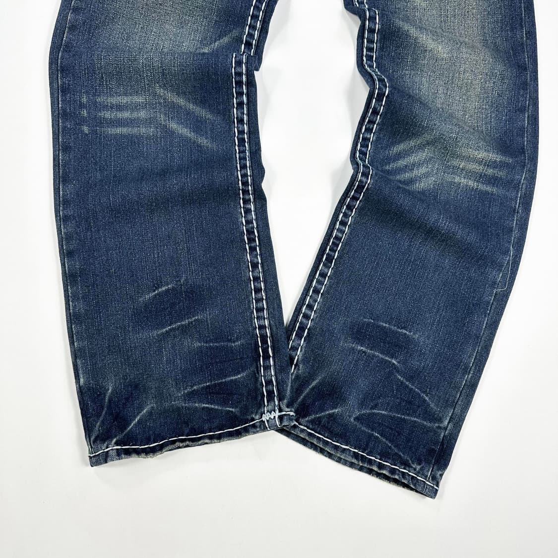 32 트루릴리전 USA 루즈핏 스트레이트 스티치 데님팬츠 상품이미지4