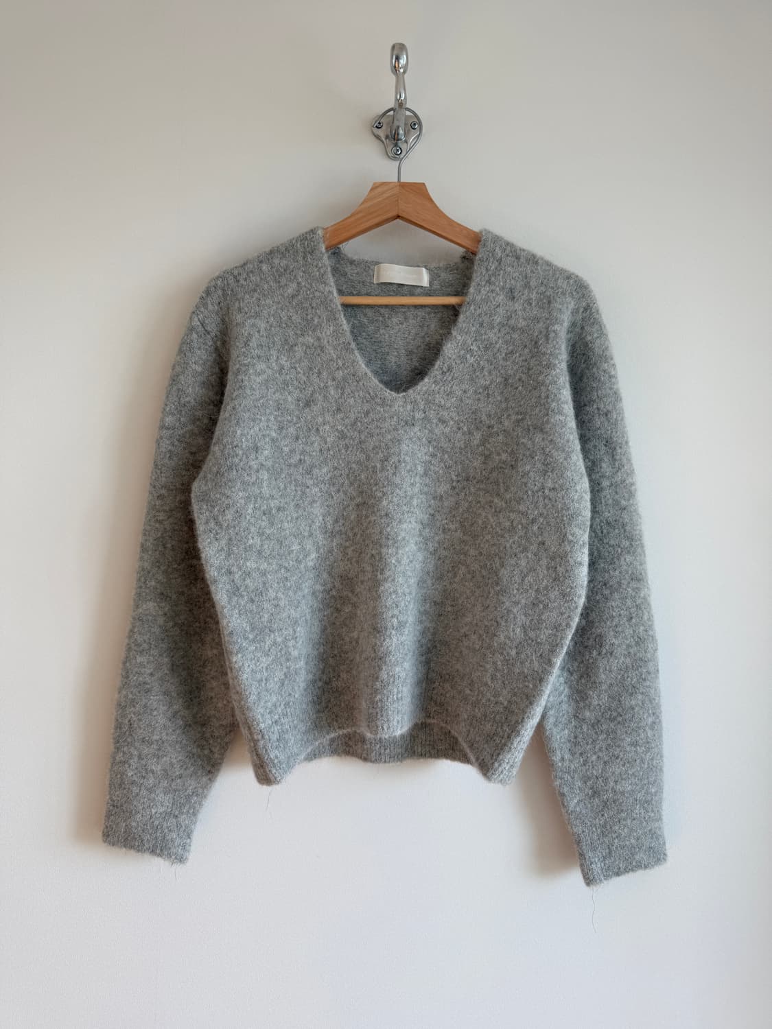 Pre owned 알파카 브이넥 니트 상품이미지1