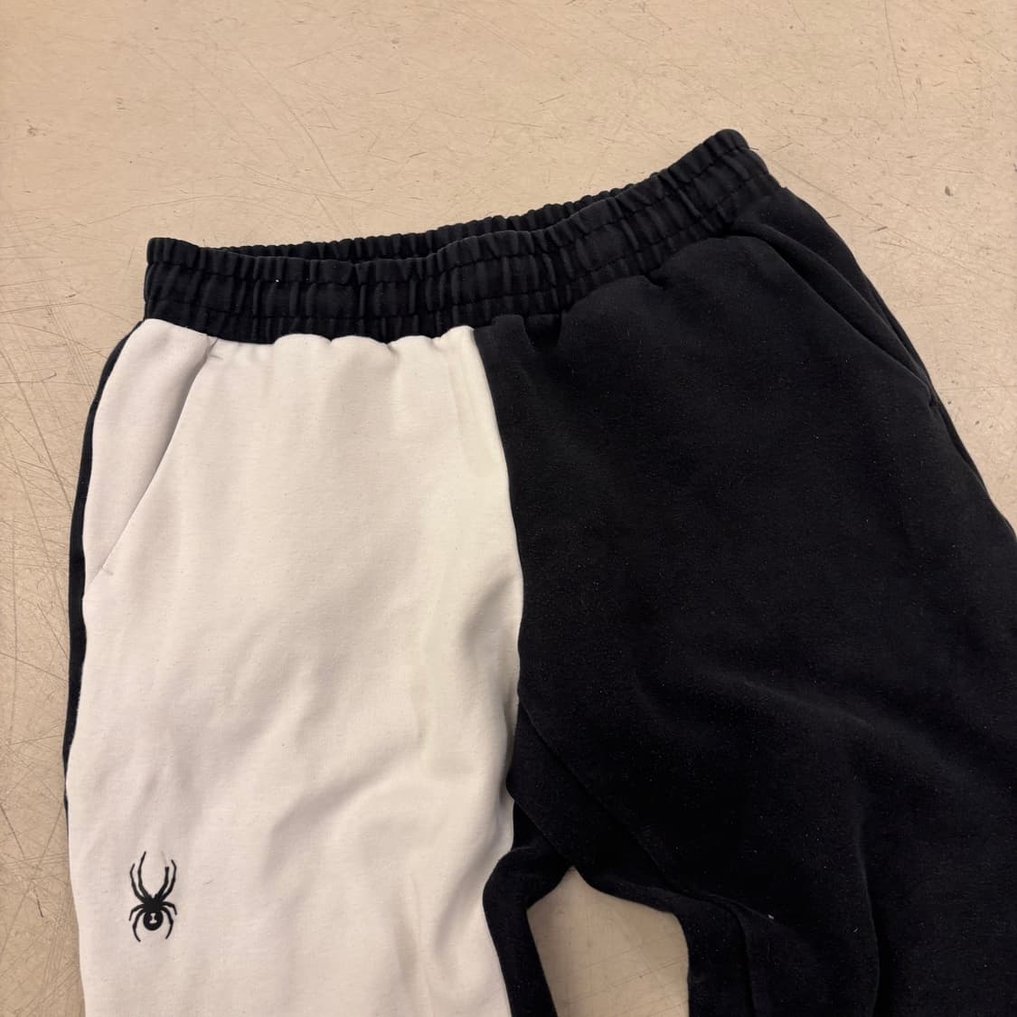 스파이더 투톤 빅로고 조거 팬츠 상품이미지2