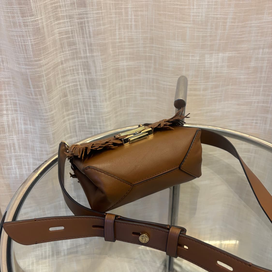 정품 마이클코어스 가죽 크로스백    상품이미지8