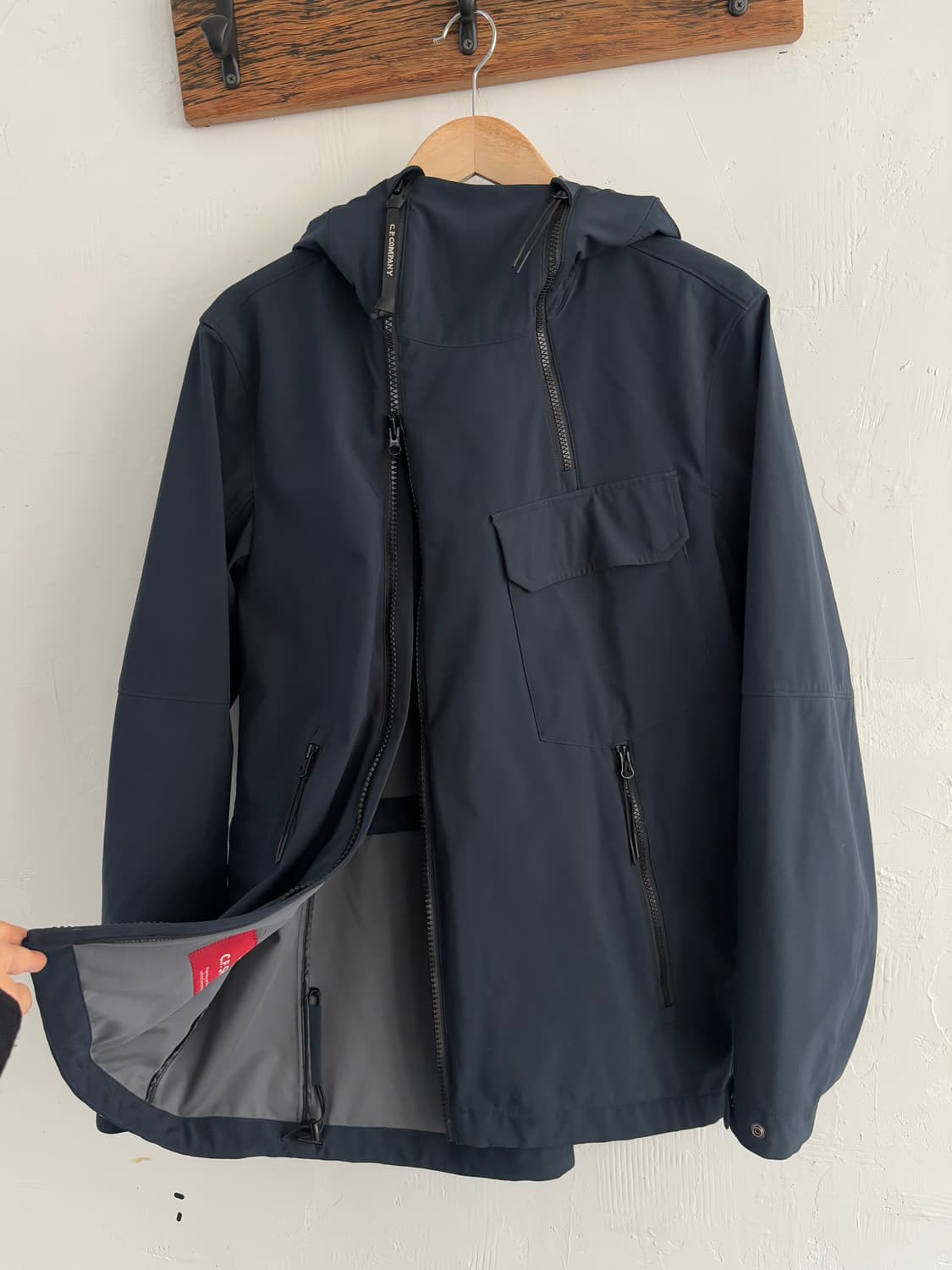CP 컴퍼니 네이비 소프트쉘 고글 후드 자켓 상품이미지4