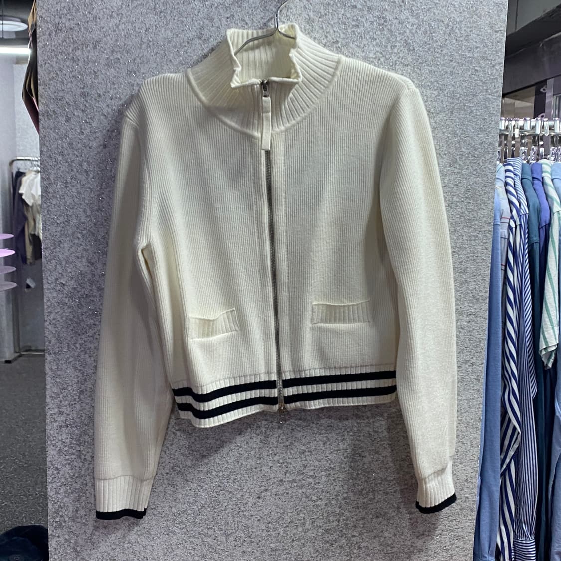 마뗑킴 빅로고 투웨이 아이보리 니트집업 B4544 상품이미지2