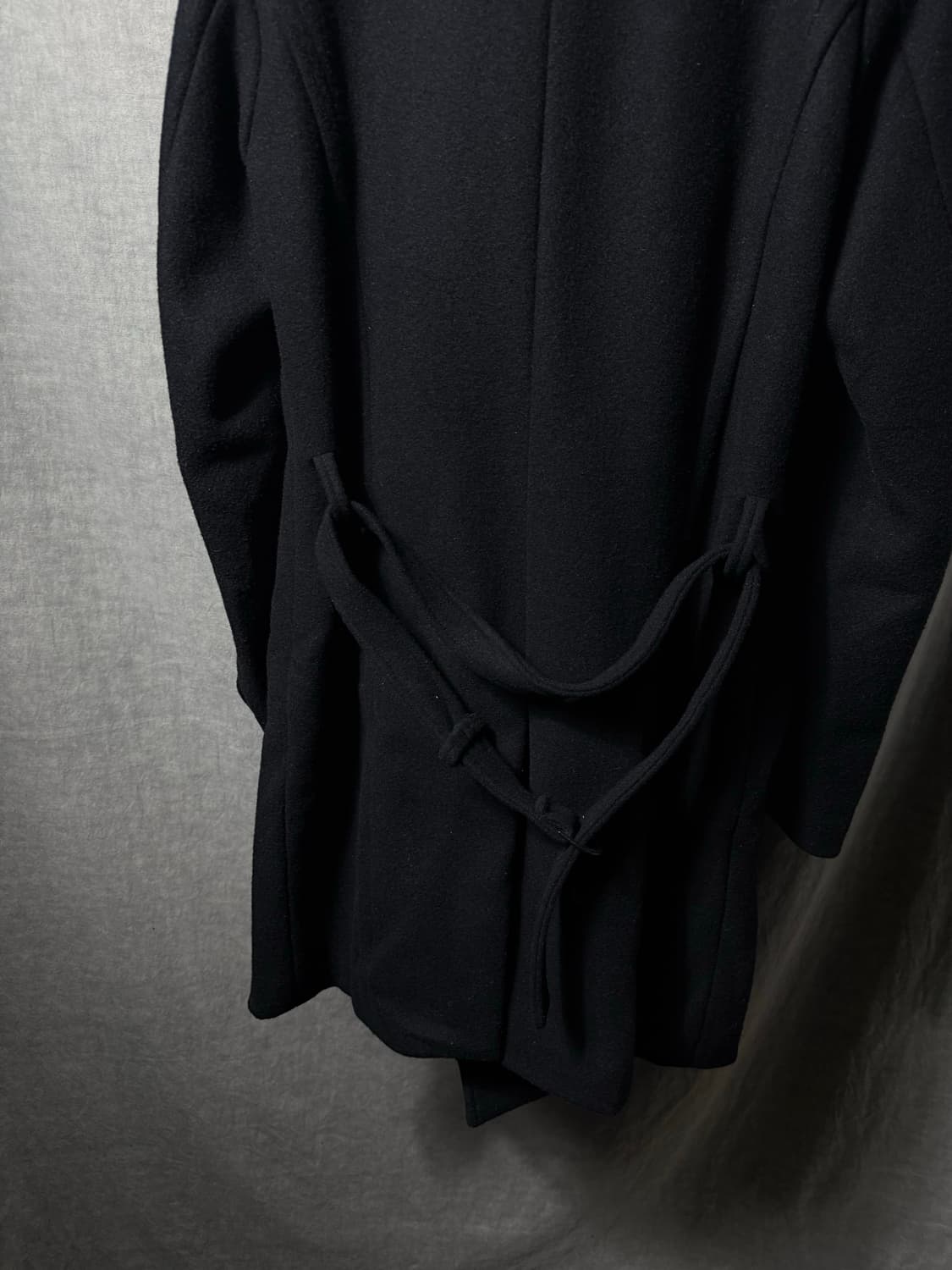 Schlüssel Asymmetric High-Neck Wool Coat 상품이미지7