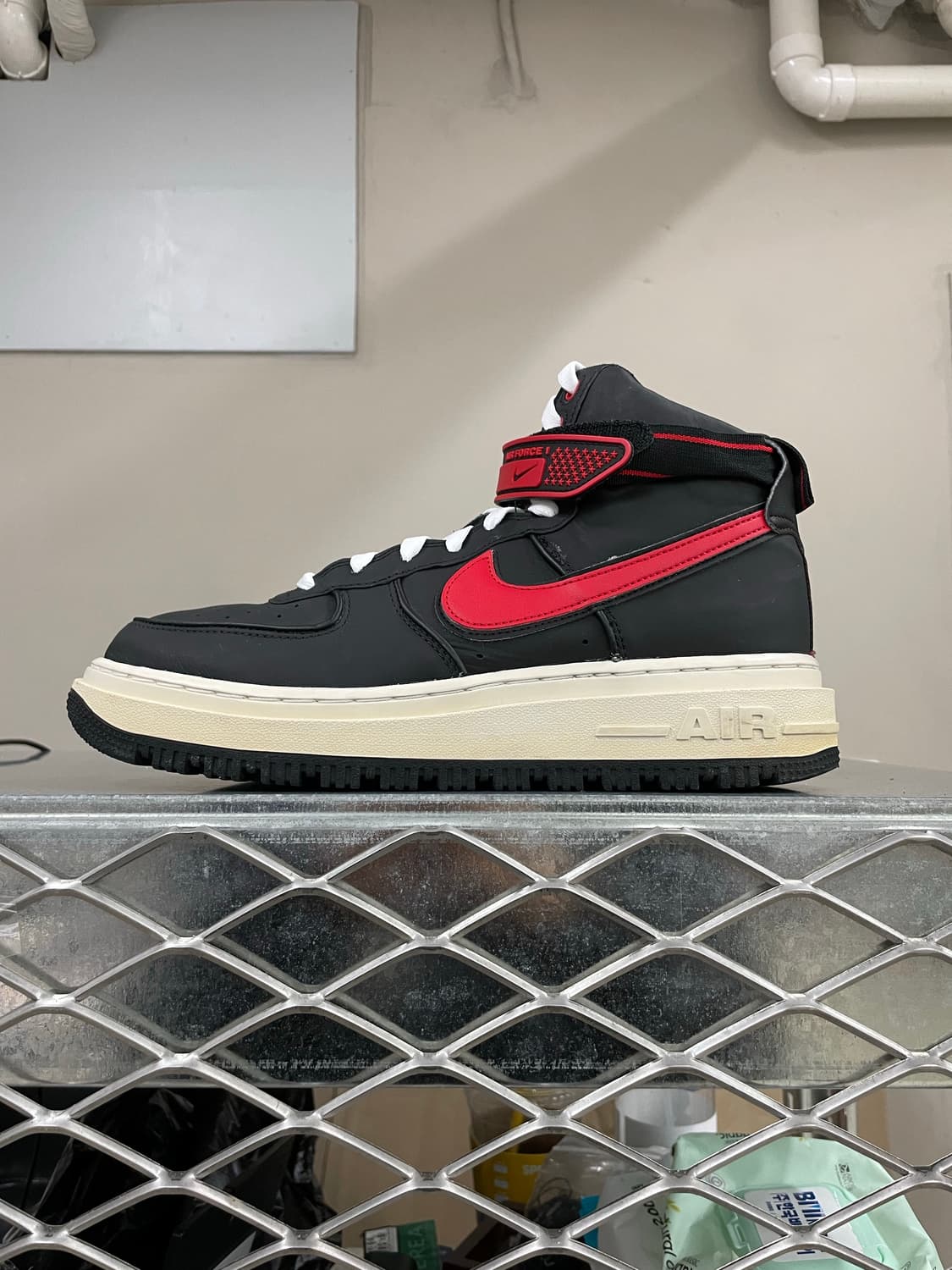 나이키 에어포스 1 부트 블랙 레드 275 (gr-4602) 상품이미지1