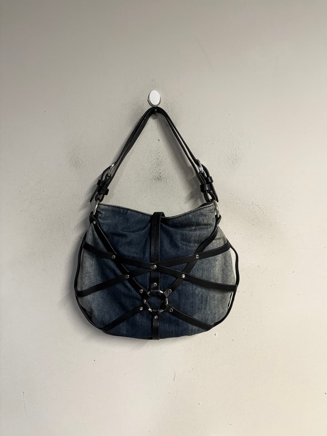 DIESEL harness detail hand bag  상품이미지5