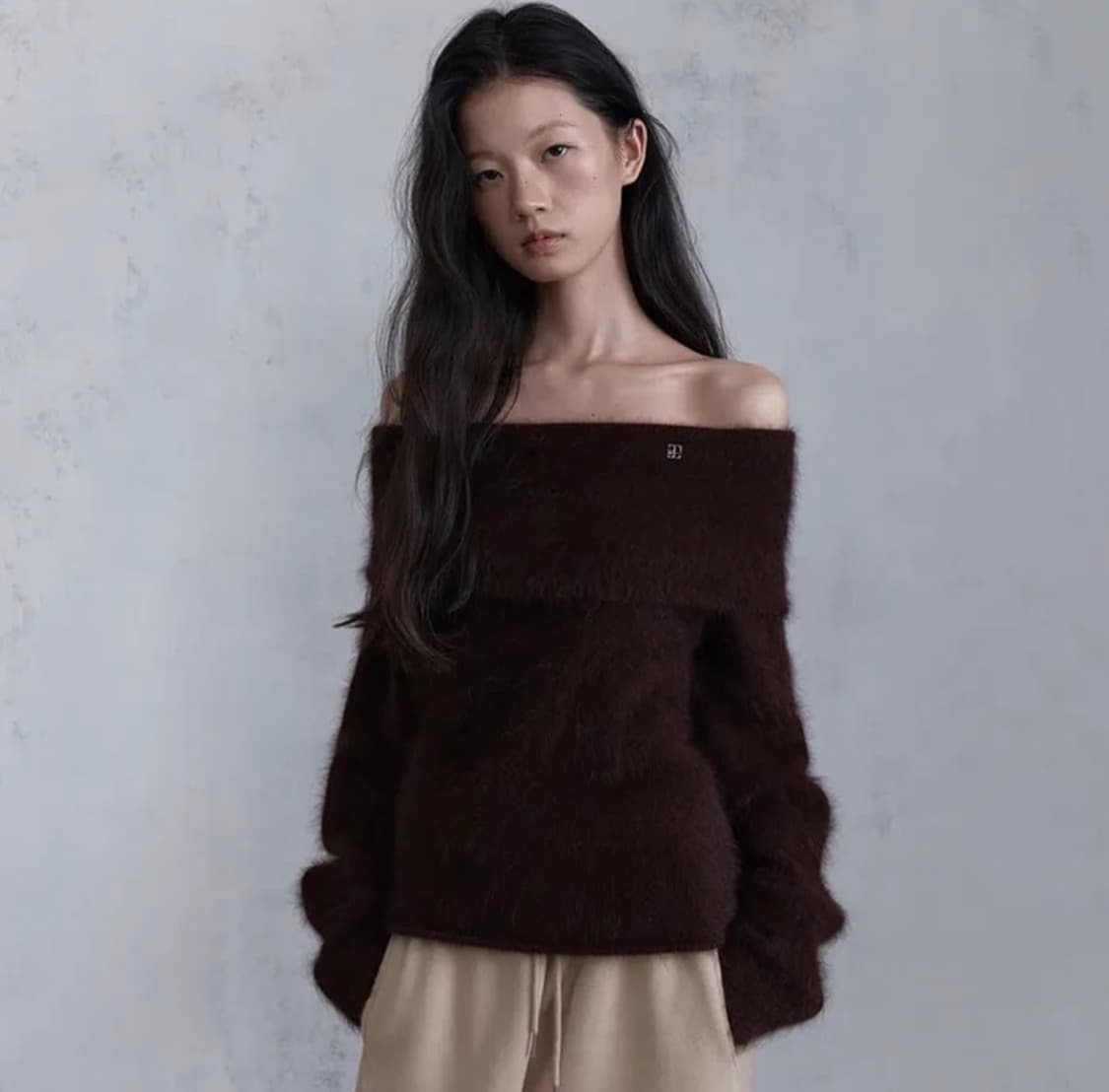 오디에스 Fleecy Angora 오프숄더 니트 (버건디) 상품이미지1