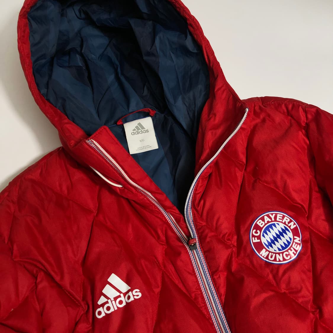 아디다스 바이에른 뮌헨 패딩 XL 상품이미지3