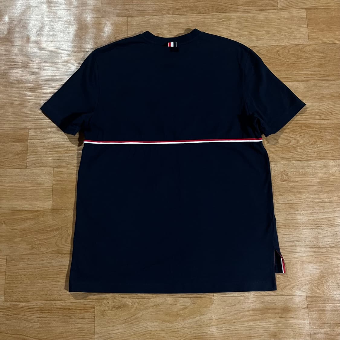 [95] 톰브라운 25ss 삼선 반팔티 상품이미지7