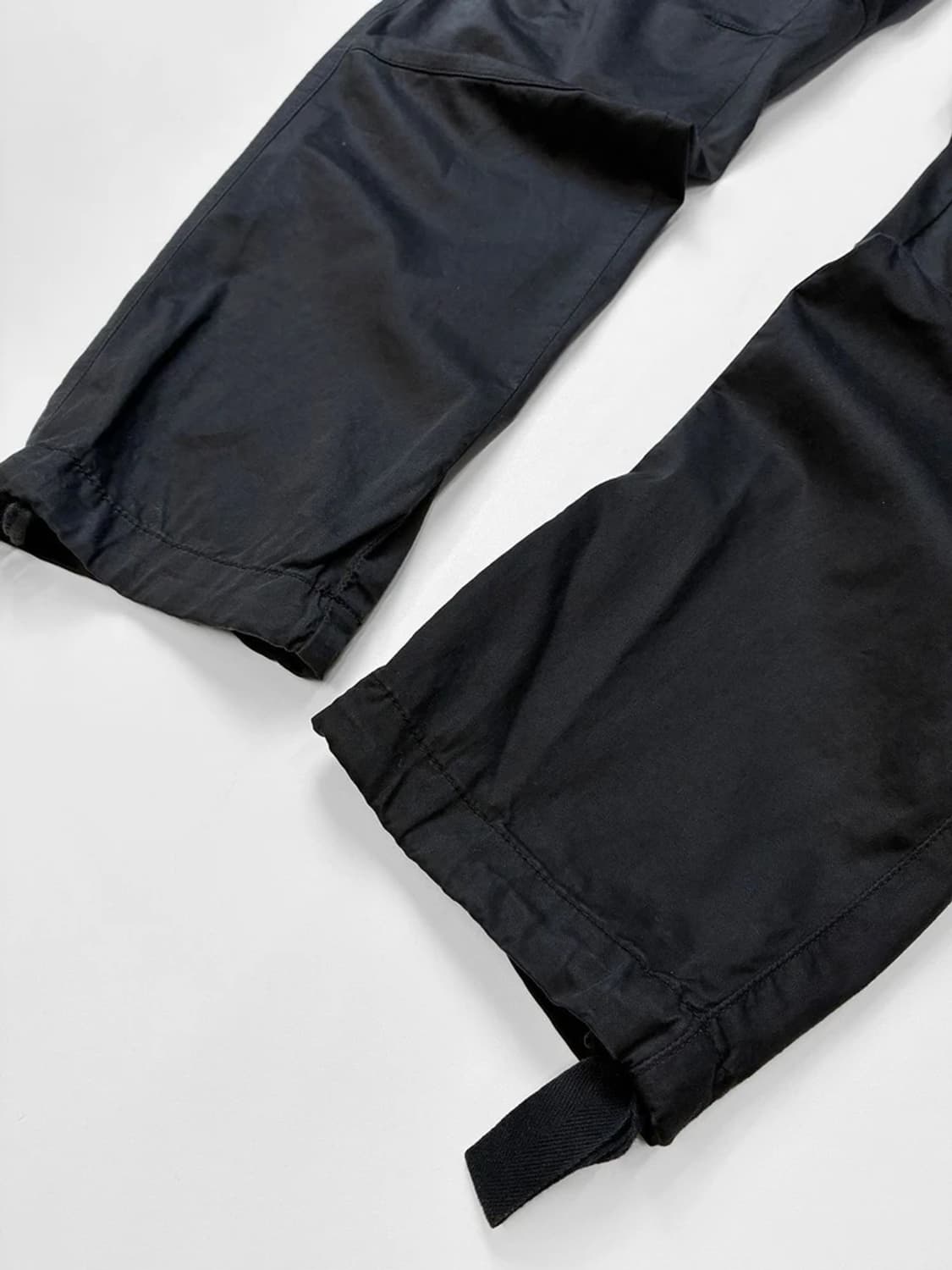 CP 컴퍼니의 스트레치 새틴 렌즈 카고 팬츠 PN5373 상품이미지4