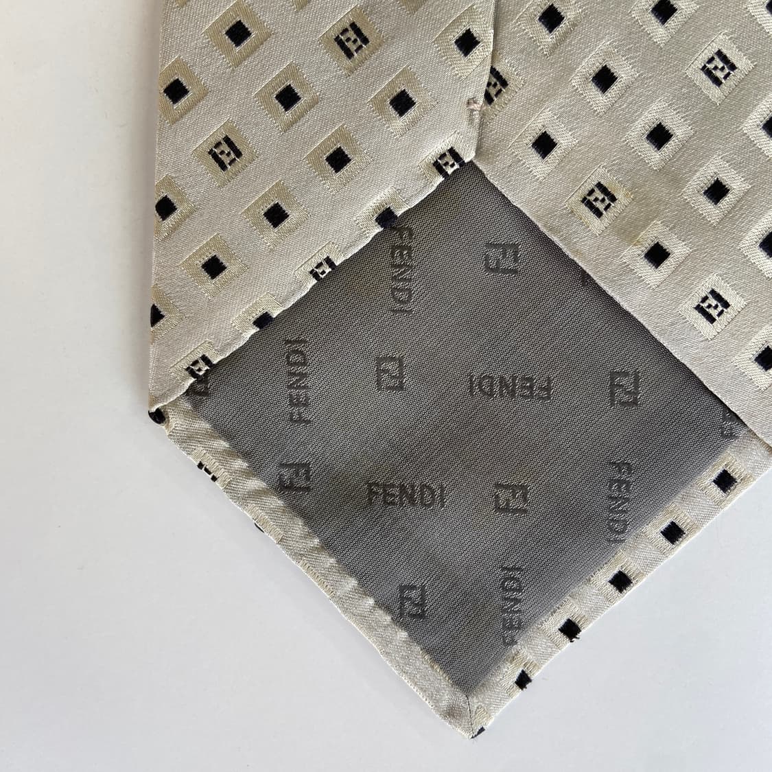 펜디 (FENDI) 모노그램 명품 정품 넥타이 상품이미지5