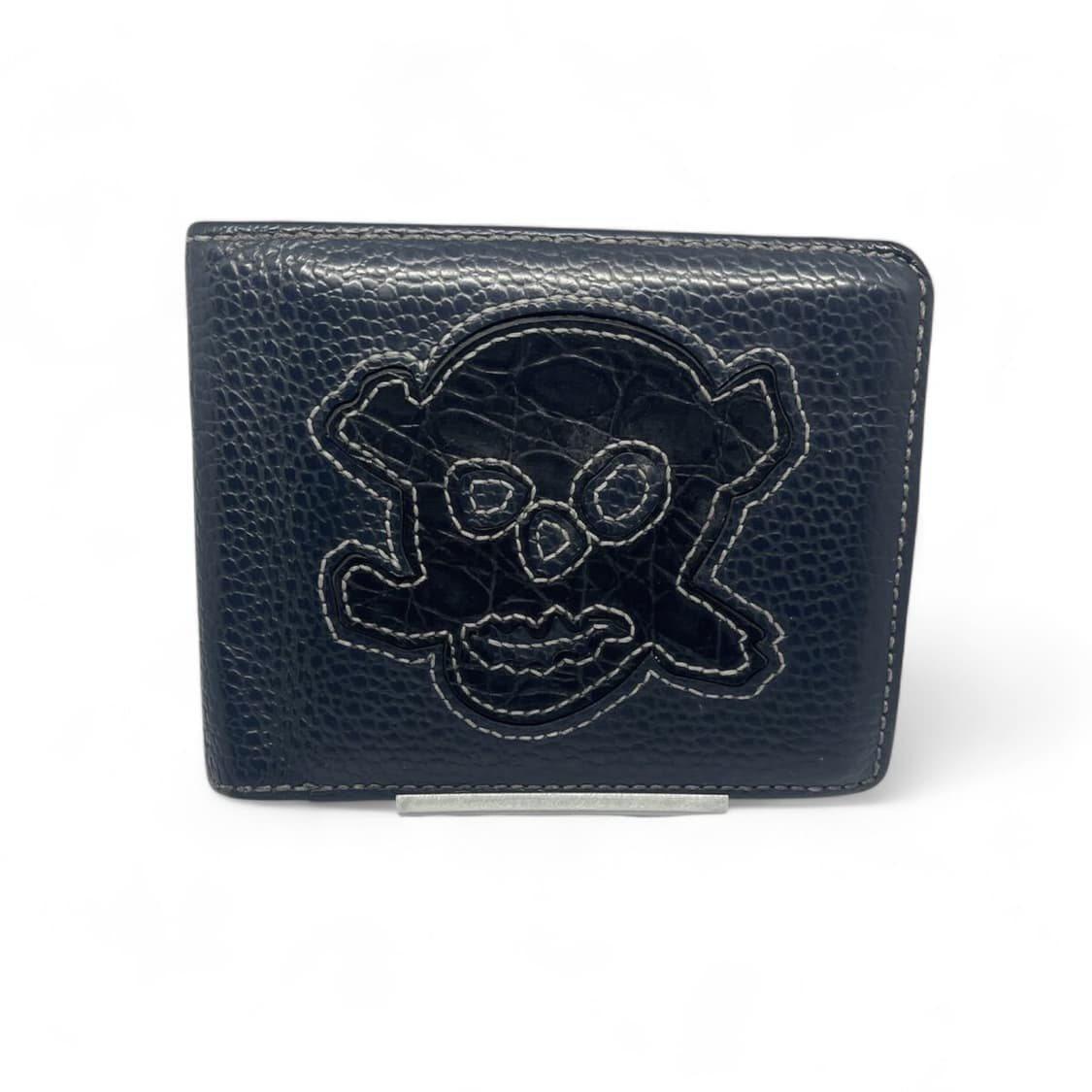 비비안 웨스트우드 스컬 가죽 지갑 상품이미지1