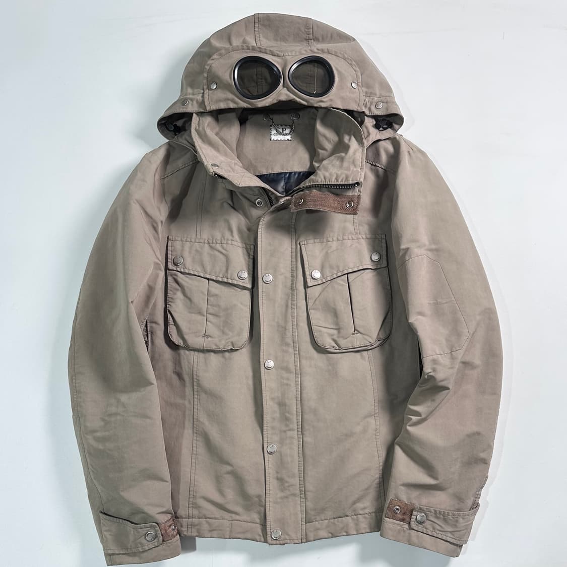 CP컴퍼니 베이지 고글 후드 자켓  상품이미지1