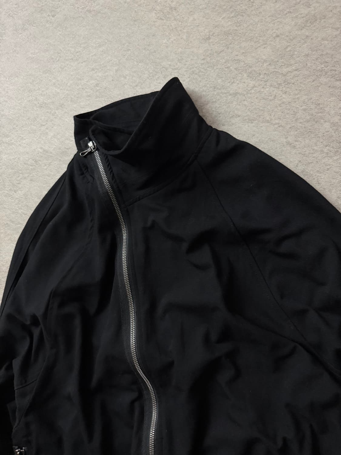 18SS 율리우스 사선 비대칭 하이넥 자켓 상품이미지3