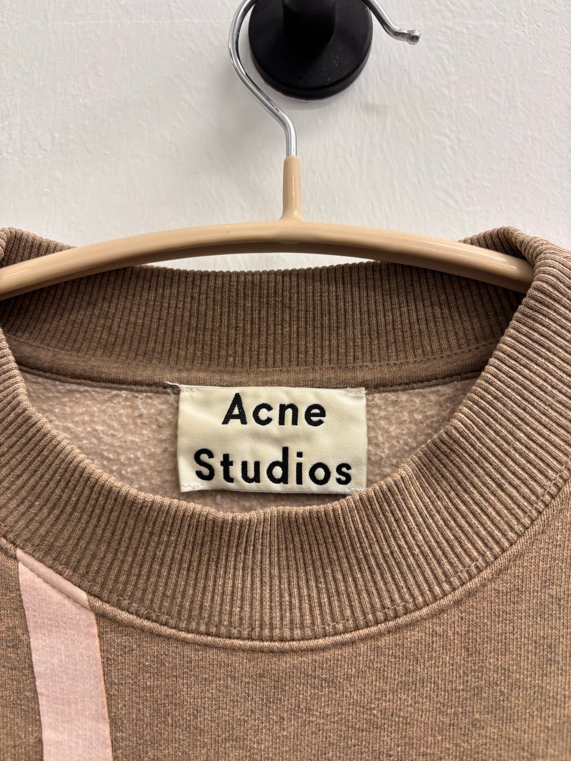 아크네 스튜디오(Acne Studios) 베타 아플리케 맨투맨 상품이미지2