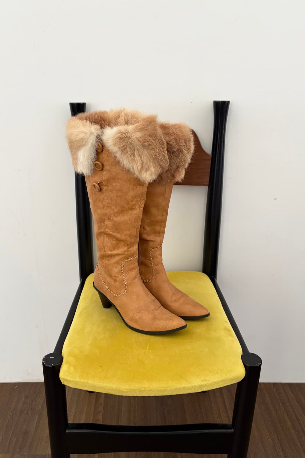 Fur Trimmed Boots 상품이미지1