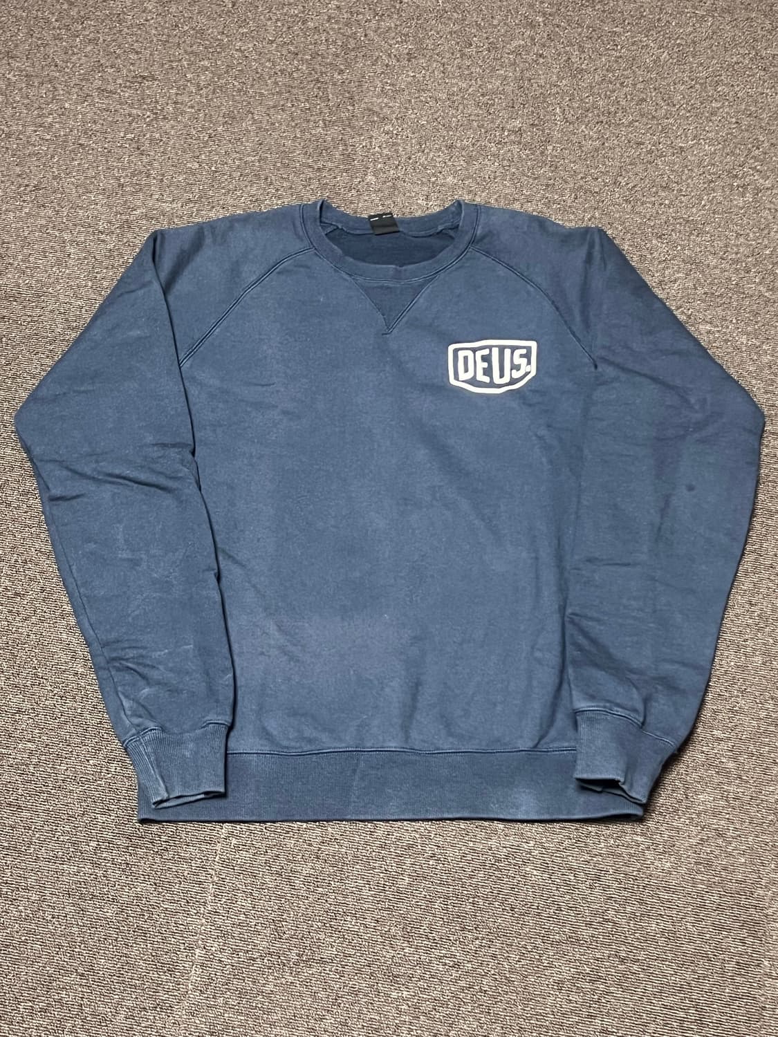 데우스 맨투맨 상품이미지1