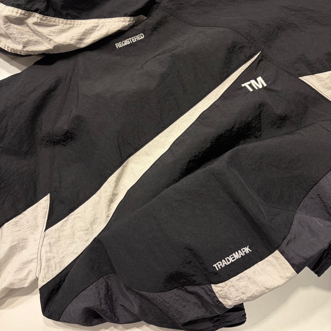 [L] 나이키 라인드 빅스우시 우븐 바람막이 블랙 D389 상품이미지9