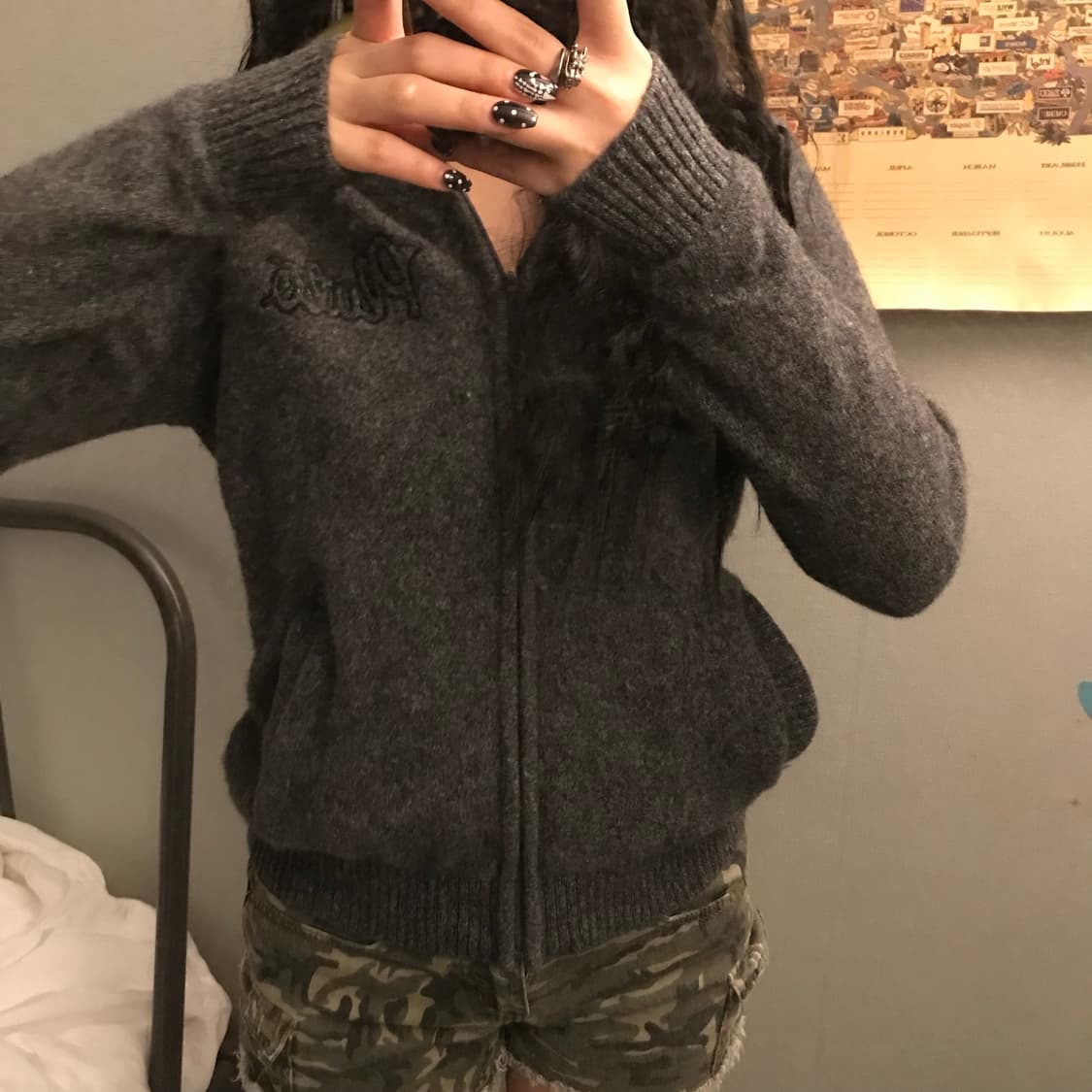 Disney 디즈니 플루토 차콜 니트 집업 상품이미지1