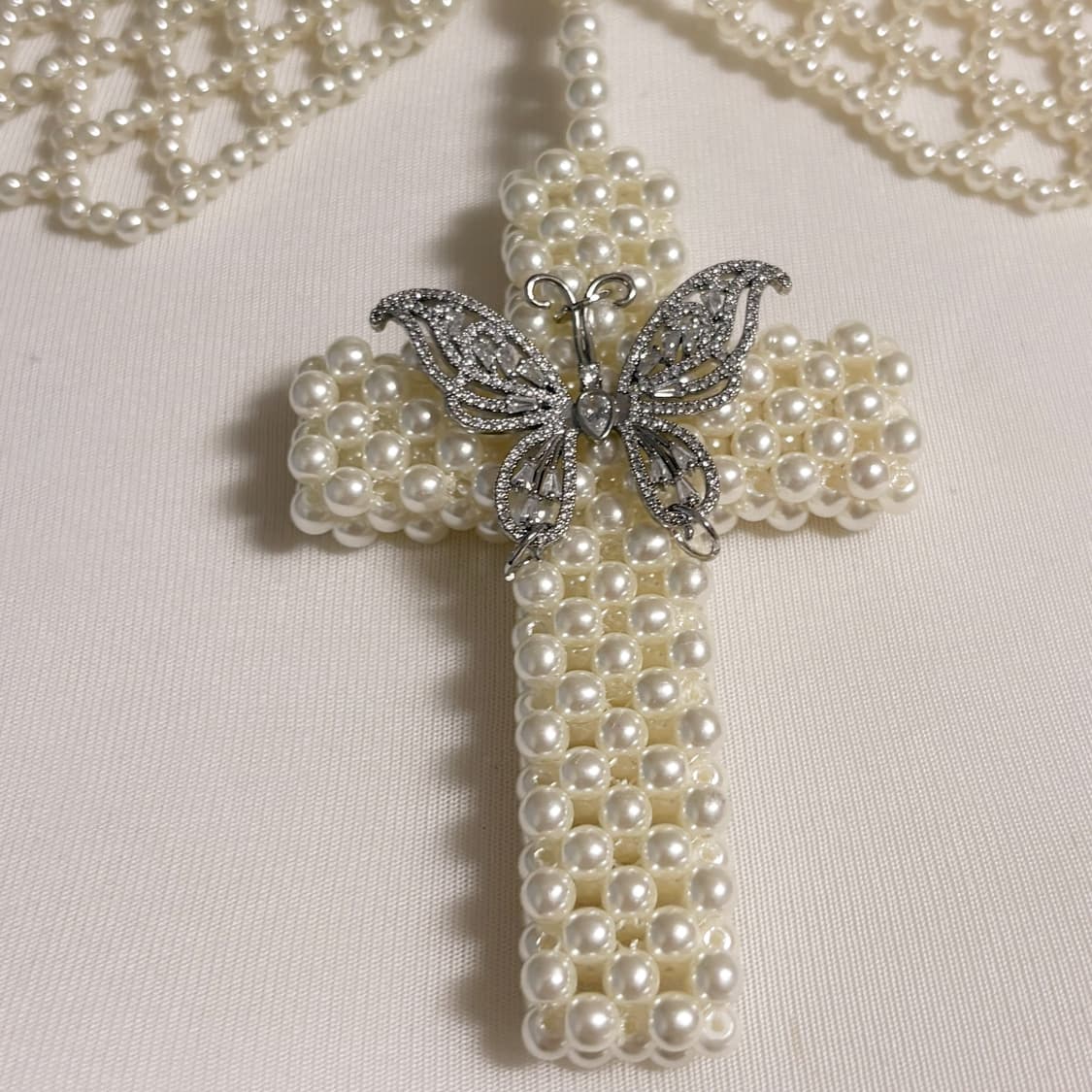 엔젤러브 커스텀 봄 피크닉 진주 십자가 나비 디테일 케이프 초커  상품이미지2