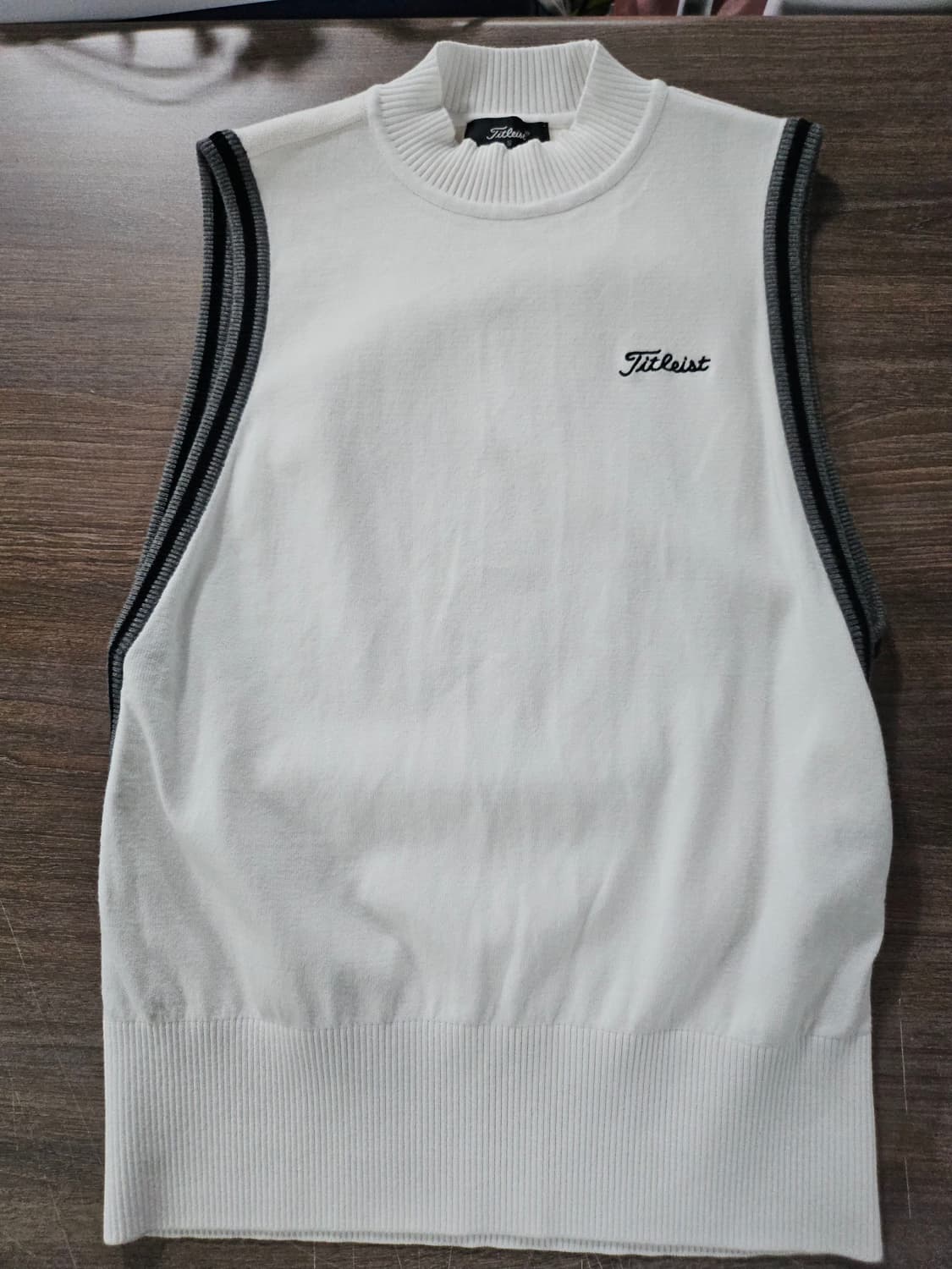 타이틀리스트 화이트 빅 로고  니트 베스트  S 상품이미지2