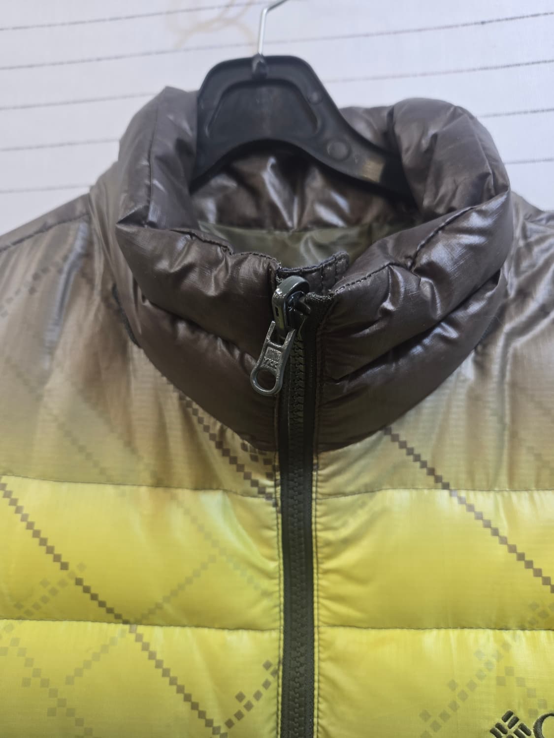 컬럼비아 구스다운 경량 패딩 M 옐로우 그라데이션 상품이미지2