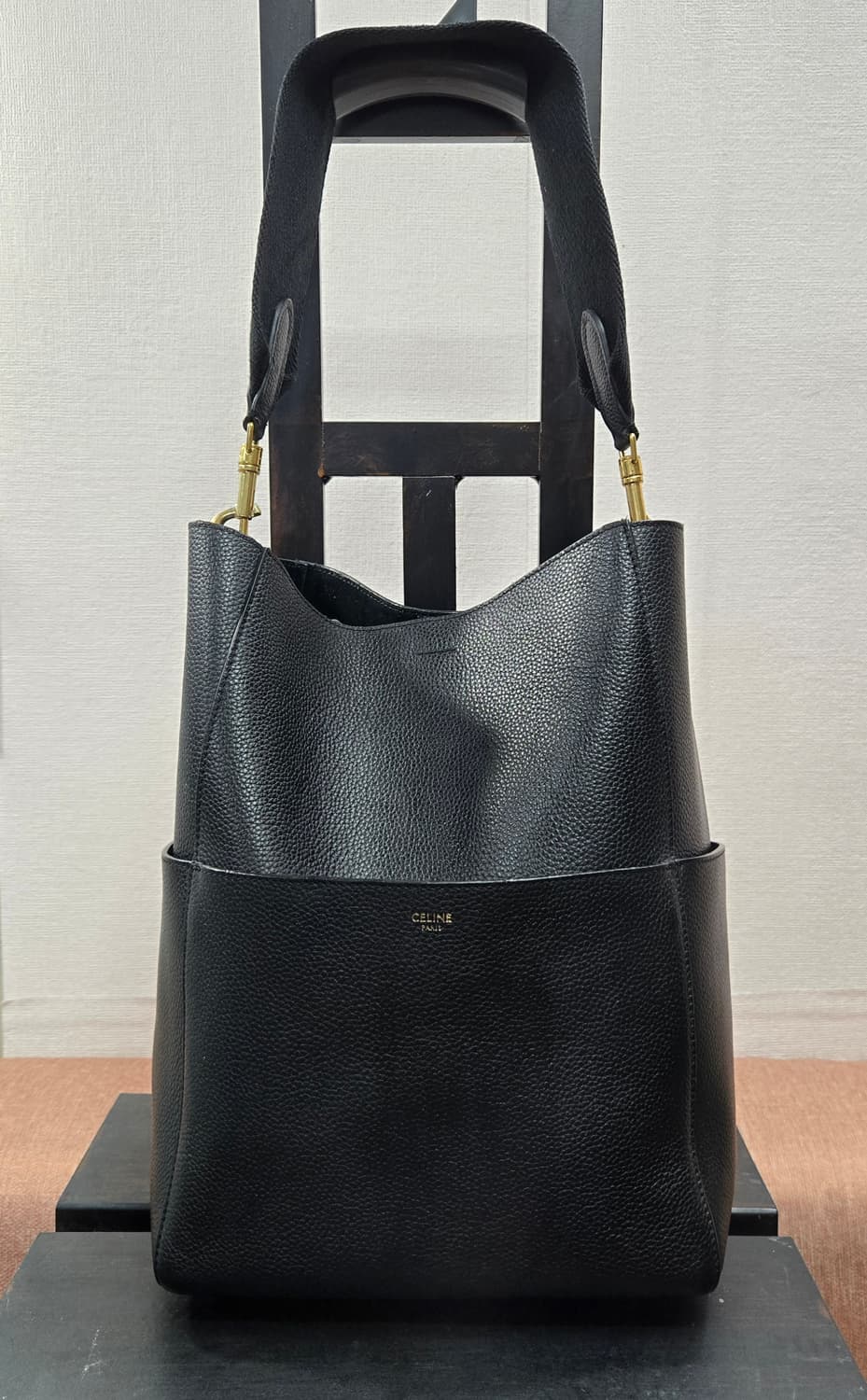 셀린느 정품 소프트 그레인드 카프스킨 상글 스몰 버킷백 블랙 상품이미지1