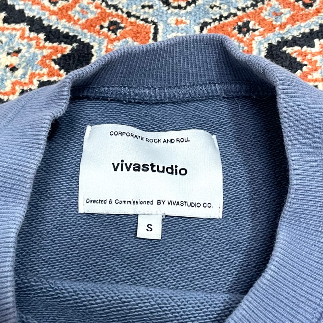 비바스튜디오 블루 맨투맨 여성S 상품이미지3